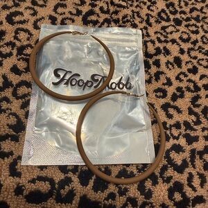 Hoop Mobb Brown Hoop Melanin Earrings
2.5 inches